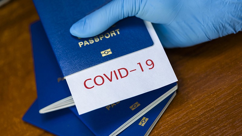 越来越多的航空公司发布，COVID护照将是他们参观的关键